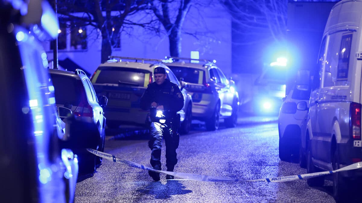 Man in his 20s seriously injured in shooting in Fagersjö, southern Stockholm