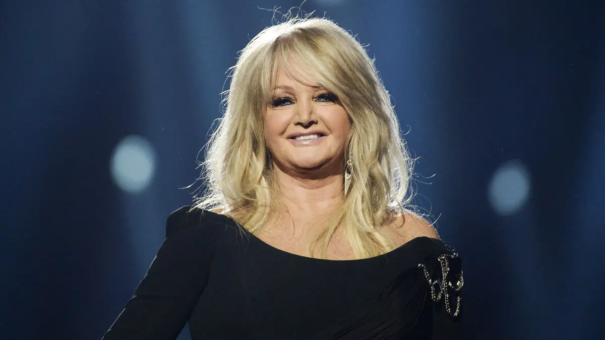 Bonnie Tyler placed in medically induced coma after emergency bowel surgery in Portugal