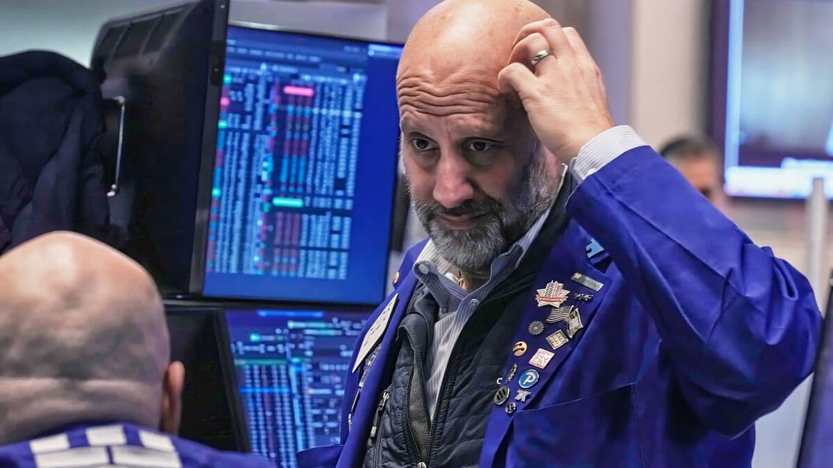 Wall Street closed mixed after yo-yo trading