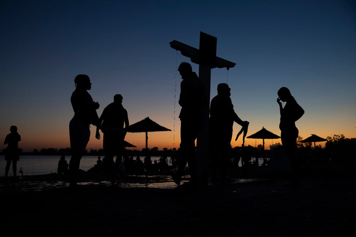 Europe Faces Intense Heatwaves: Record Temperatures and Fires Persist