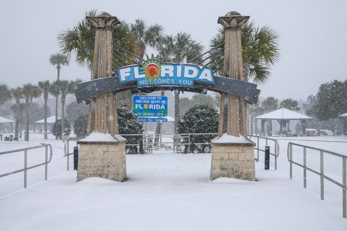 Record Amount of Snow over Florida