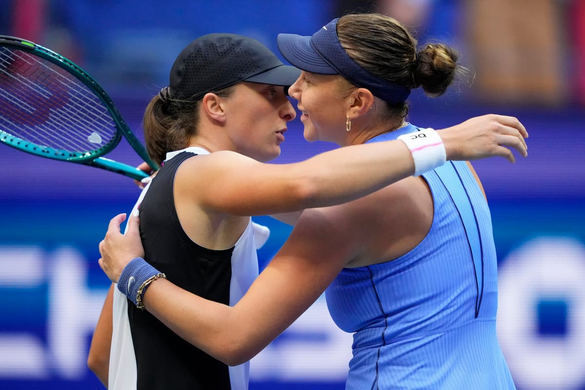 Swiatek Out of US Open as Osaka Reaches Semifinals