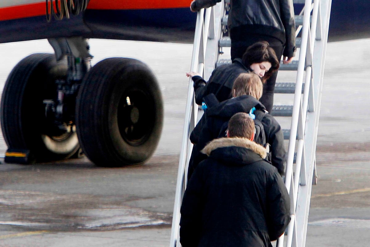 Russian Journalists Served Chicken Kyiv on Alaska Summit Flight