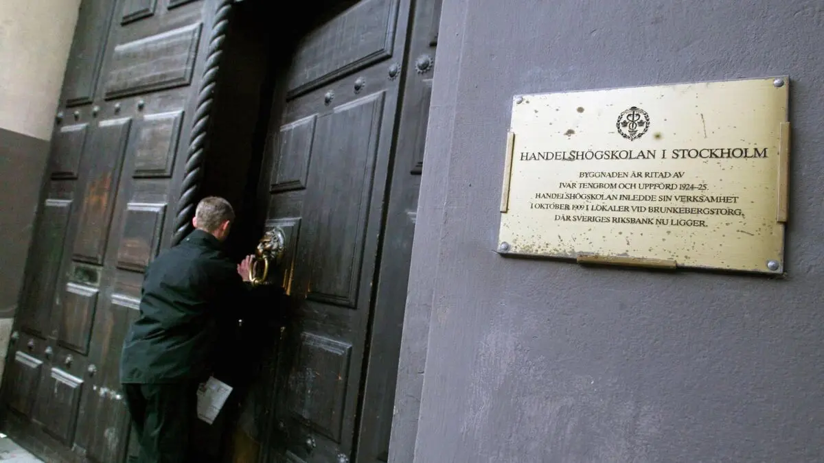 Handel backs down – abolishes requirement for university entrance exams