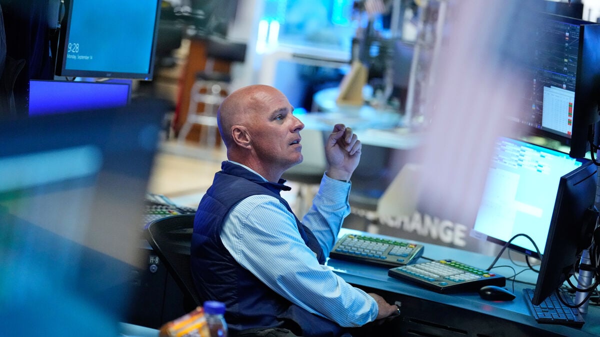Wall Street starts the week higher as AI stocks lift markets