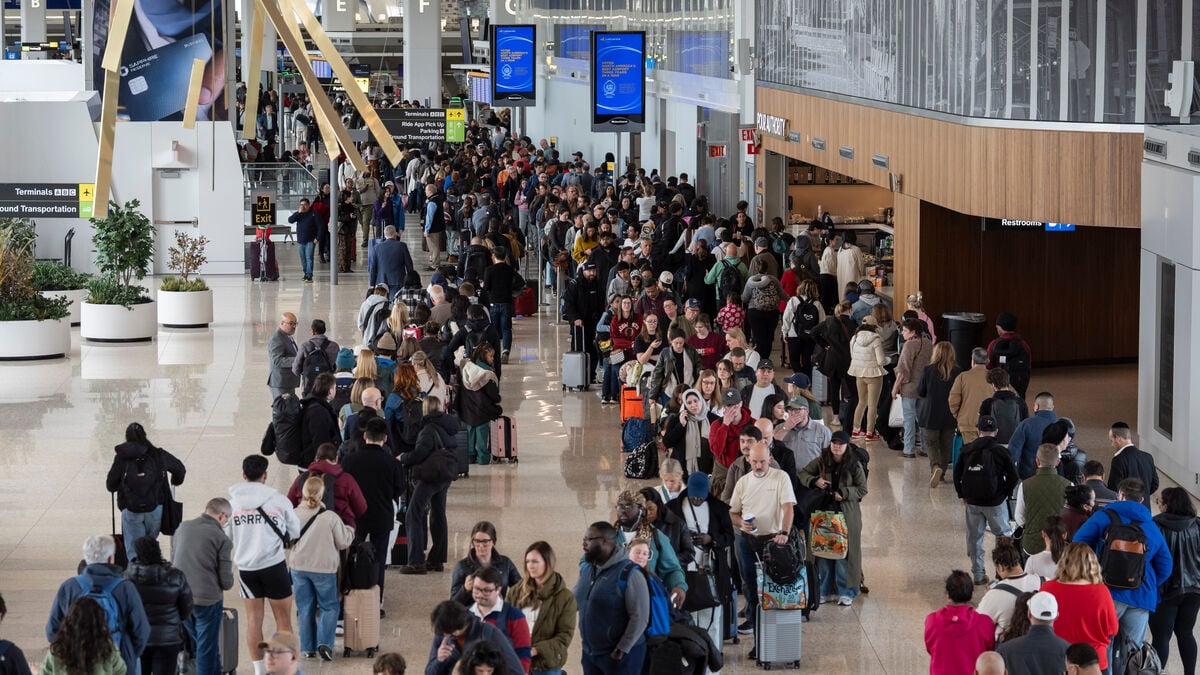 Cut cable causes major air traffic delays across northeastern US airports