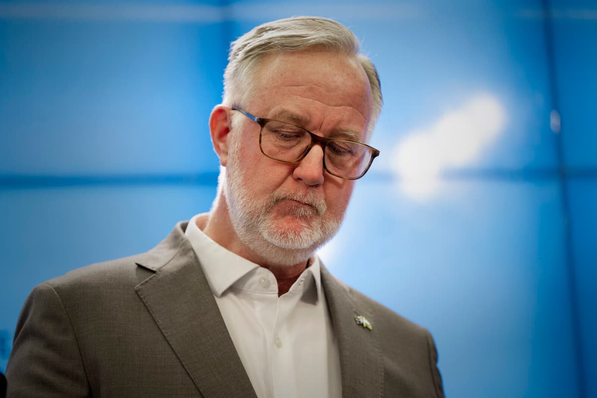 Johan Pehrson Resigns as Liberal Leader Amid Low Poll Concerns