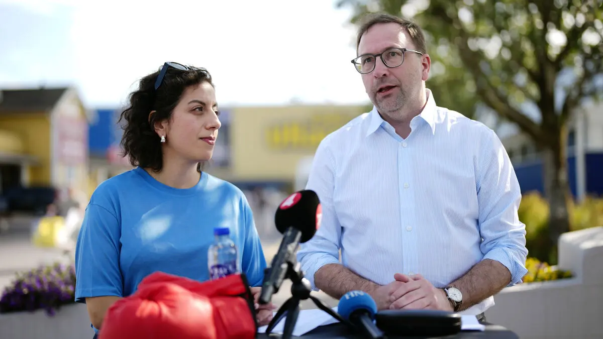 L leader proposes tax cuts to help families shop without anxiety
