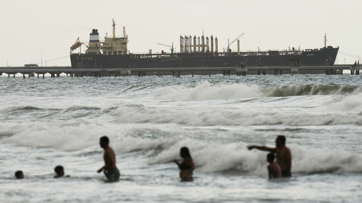 Seized oil tanker Olina returned to Venezuelan waters after cooperation between the United States and Venezuela