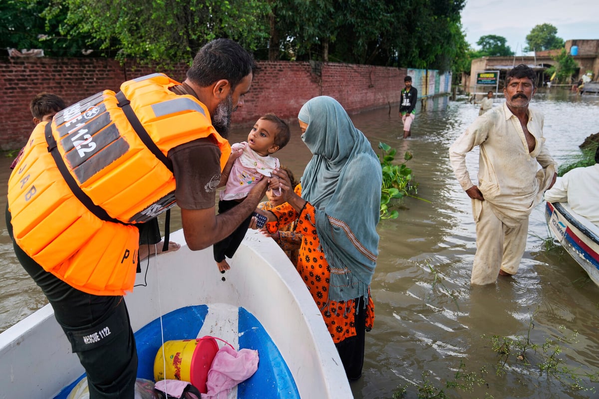 Over 170,000 Evacuated in Pakistan After India Opens Dam