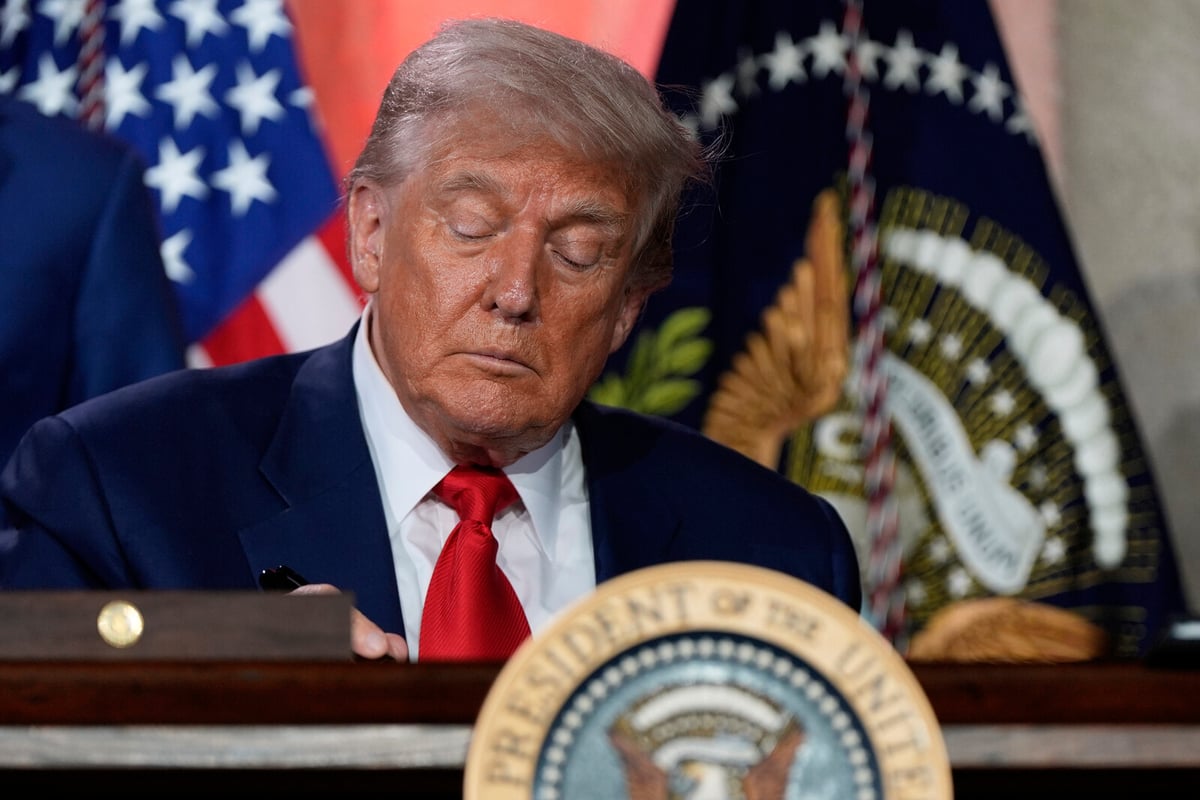 Court Blocks Trump's Birthright Citizenship Order
