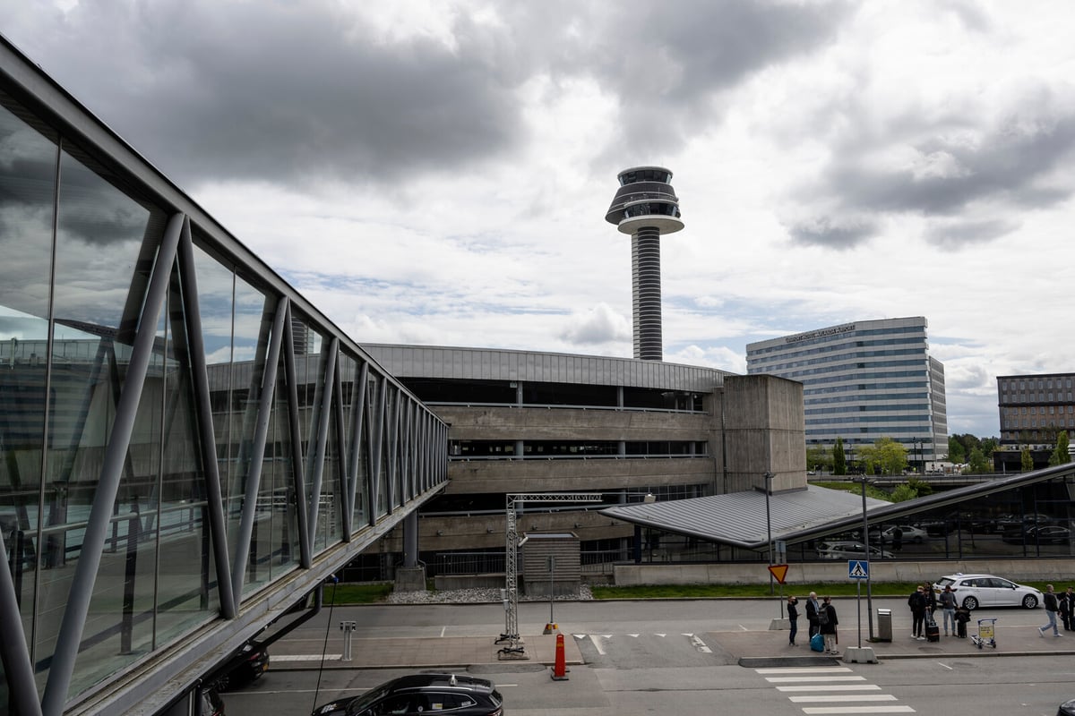 American Military Plane Returns to Arlanda After Fire Alarm