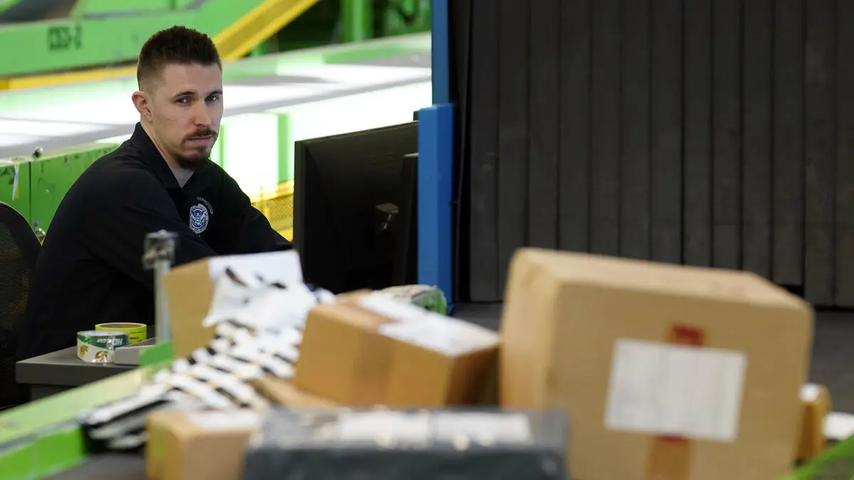 EU abolishes duty-free small packages