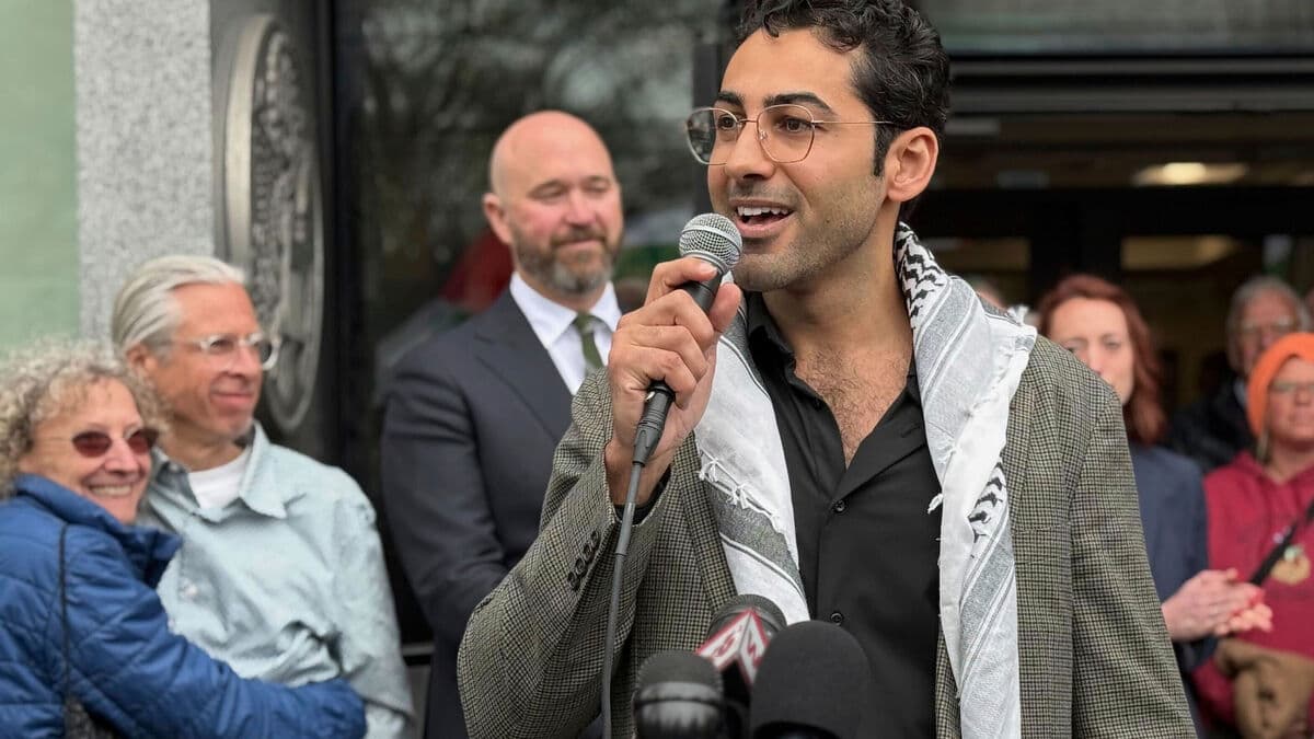Court halts deportation of Columbia University student Mohsen Mahadawi