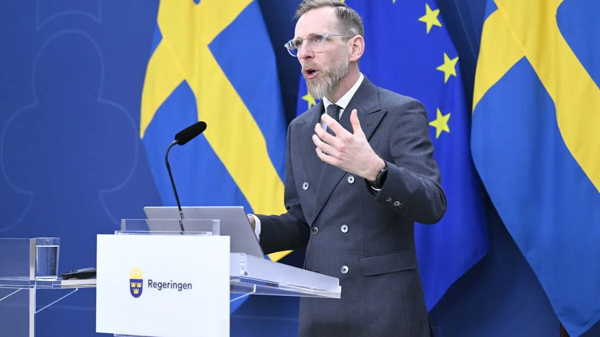 Youth clinics should become more equal