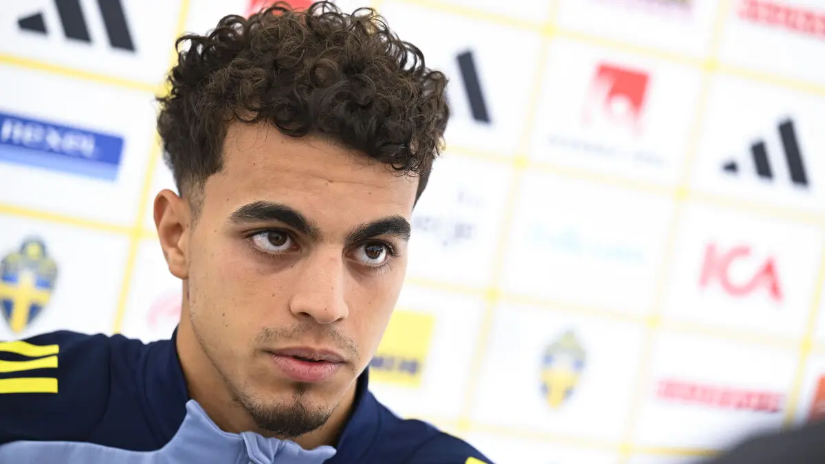 Odd move – wrote in Latin: “It fit”