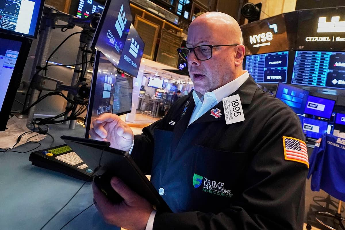 New York Stock Exchange Sees Mixed Results Amid Economic Concerns