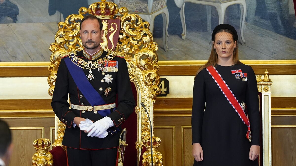King Haakon swears oath in the Storting without Queen Mette-Marit present