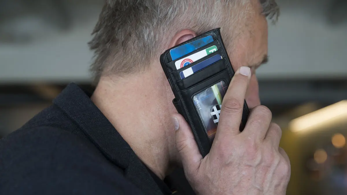 Robotic scam calls claim to be from police, warn Swedish officers