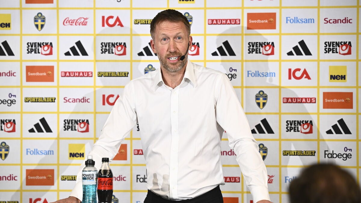 Graham Potter extends contract, dodges questions about Sweden injury crisis