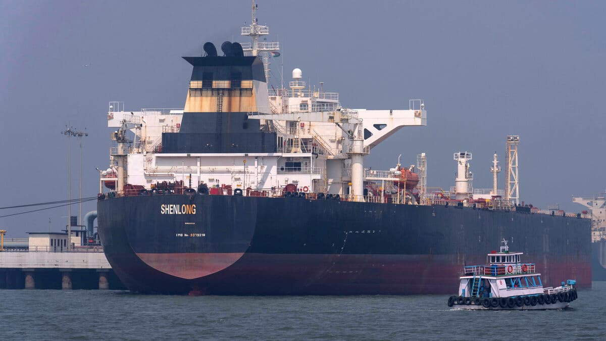 Oil prices fall on report of US plan for Middle East embassies to reopen
