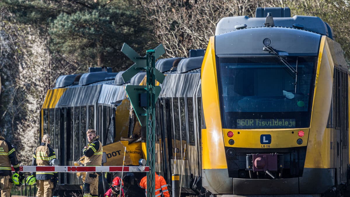 Train in head-on collision in Denmark - at least 17 injured, four critically