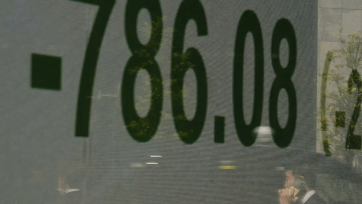 Cloudy month-end for Asian stock markets