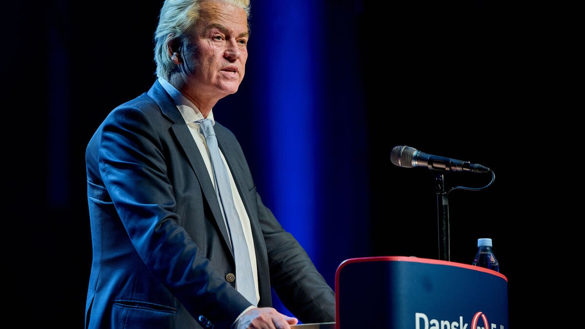 Dutch Far-Right Leader Geert Wilders Halts Campaign After Threats