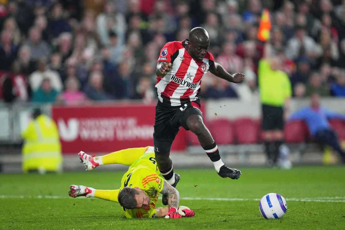 Newcastle Sells Alexander Isak to Liverpool in Record Transfer