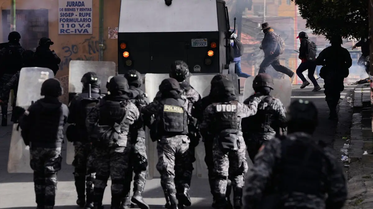 Government buildings stormed during protests in La Paz, Bolivia