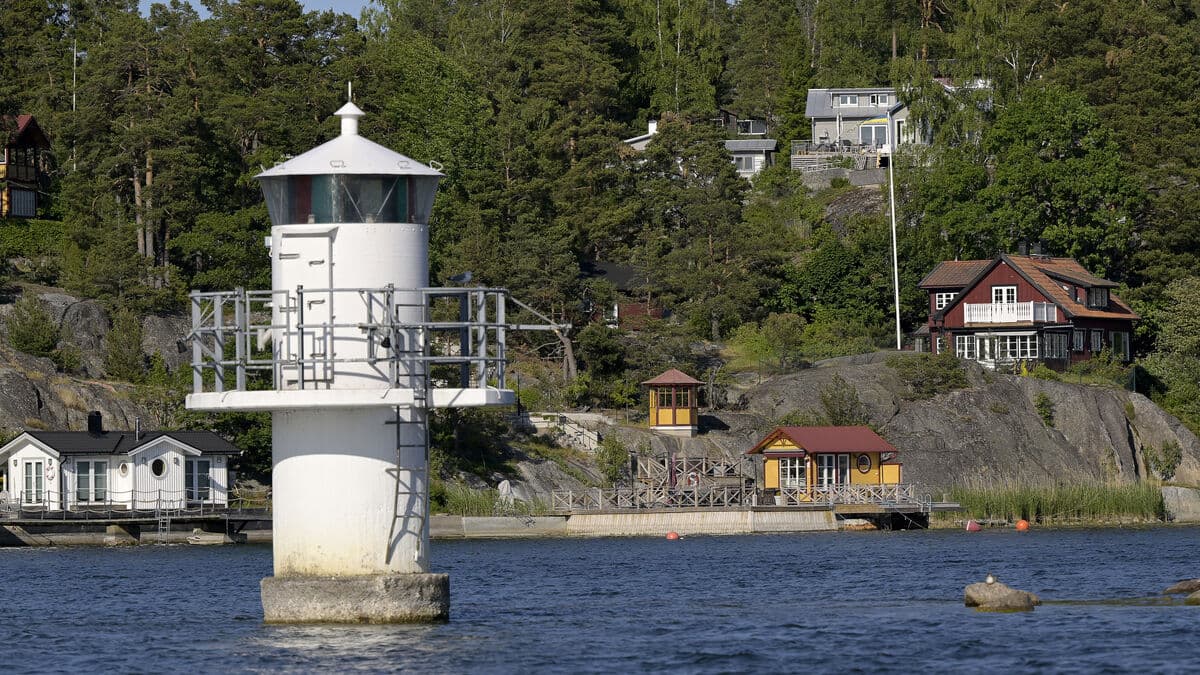 Proposal: More people should be able to build and live by the water