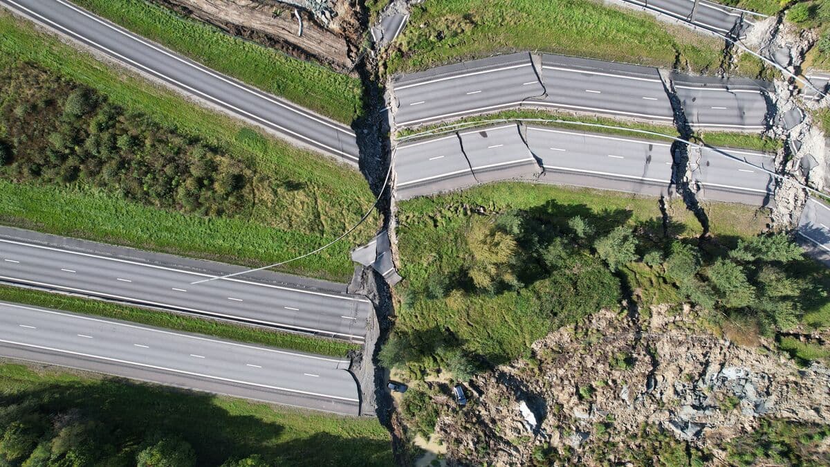Two charged over major E6 landslide near Stenungsund