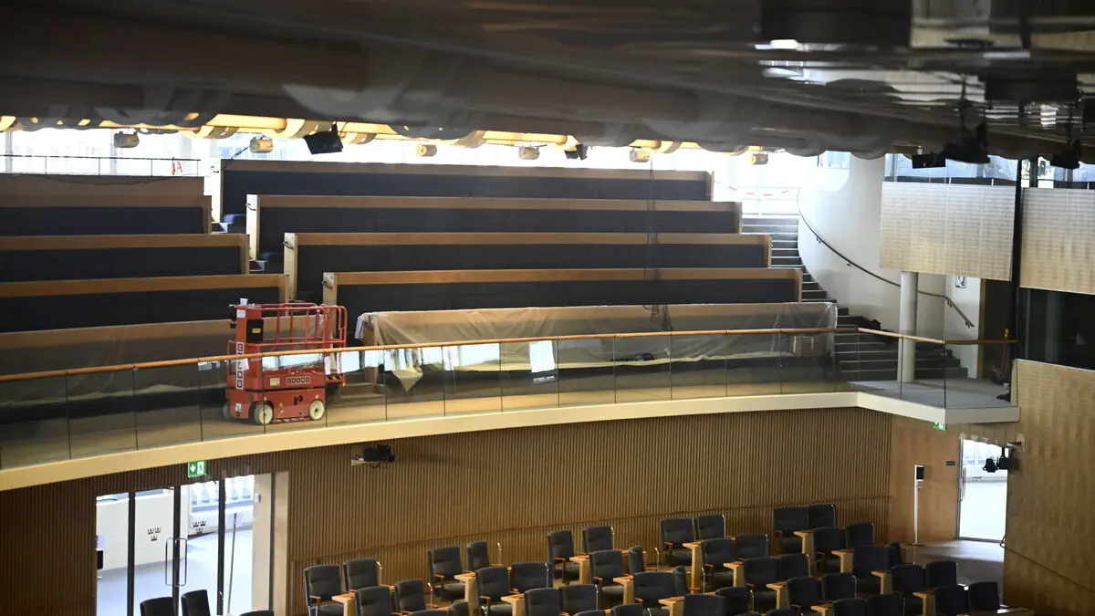 Parliament guards may be allowed to search visitors