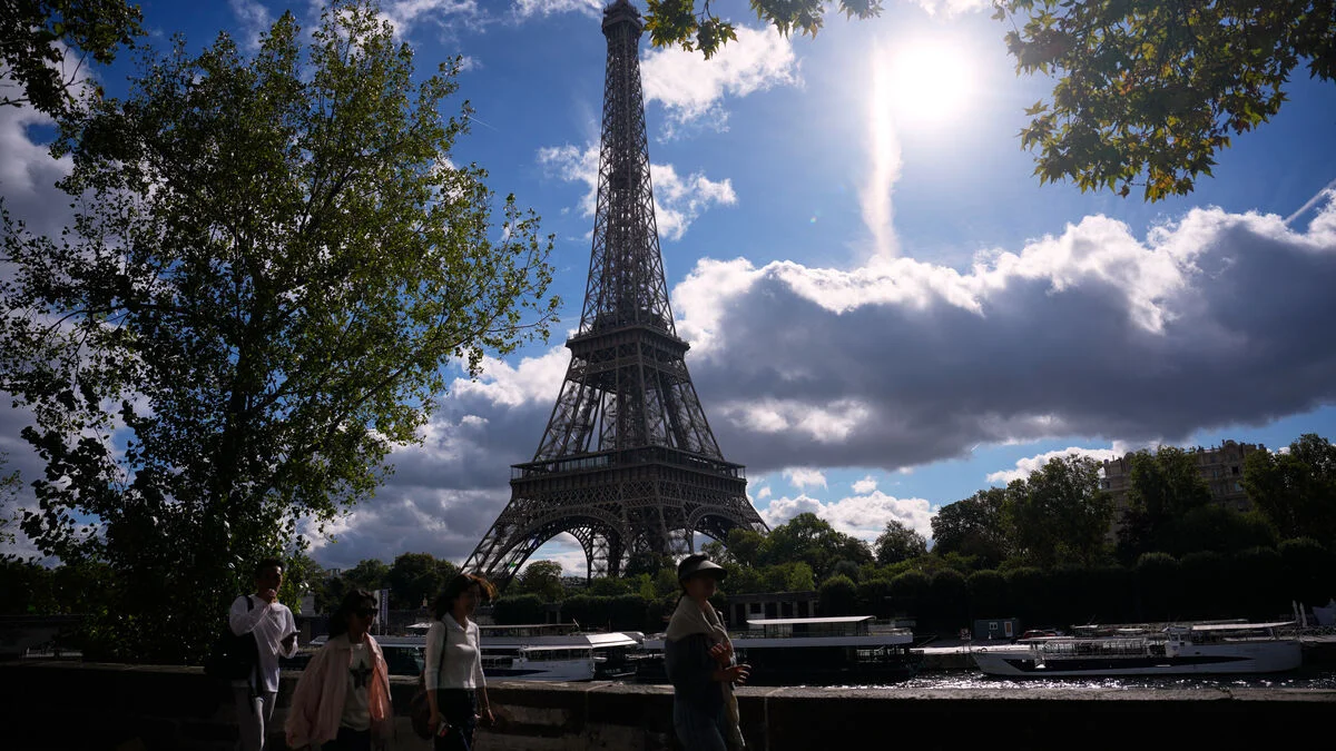 Eiffel Tower chief to resign after scandal over female staff hidden during Hindu group visit
