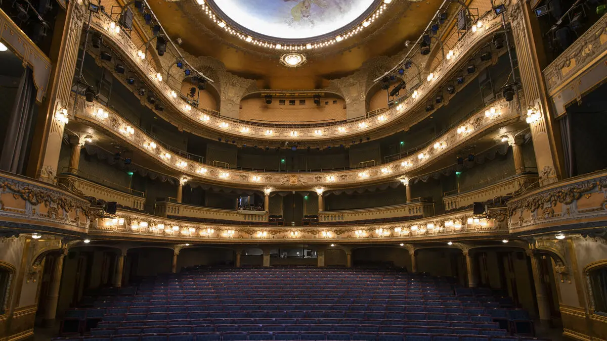 Climate activist interrupts performance at Dramaten