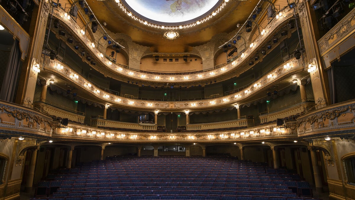 Climate activist interrupts performance at Dramaten