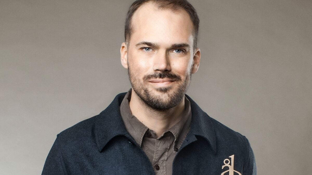 Victor Pavic Lundberg wins Book of the Year with The Fourth Wall