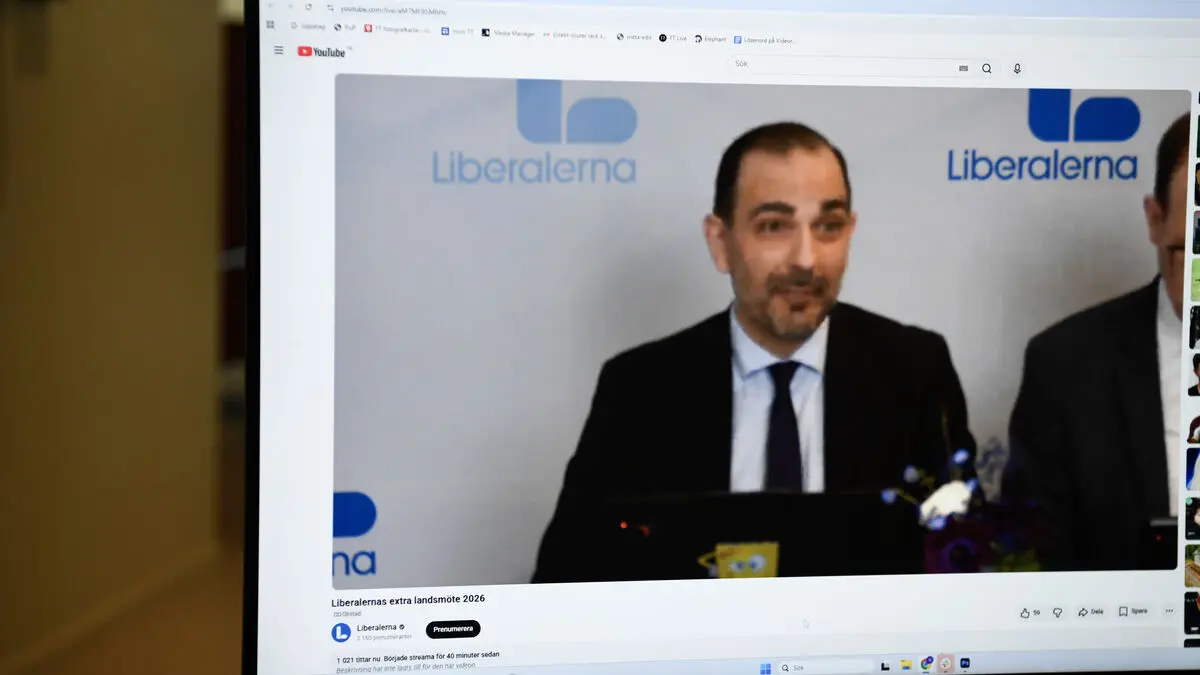 Liberal Party's chaotic national meeting attracts large audience