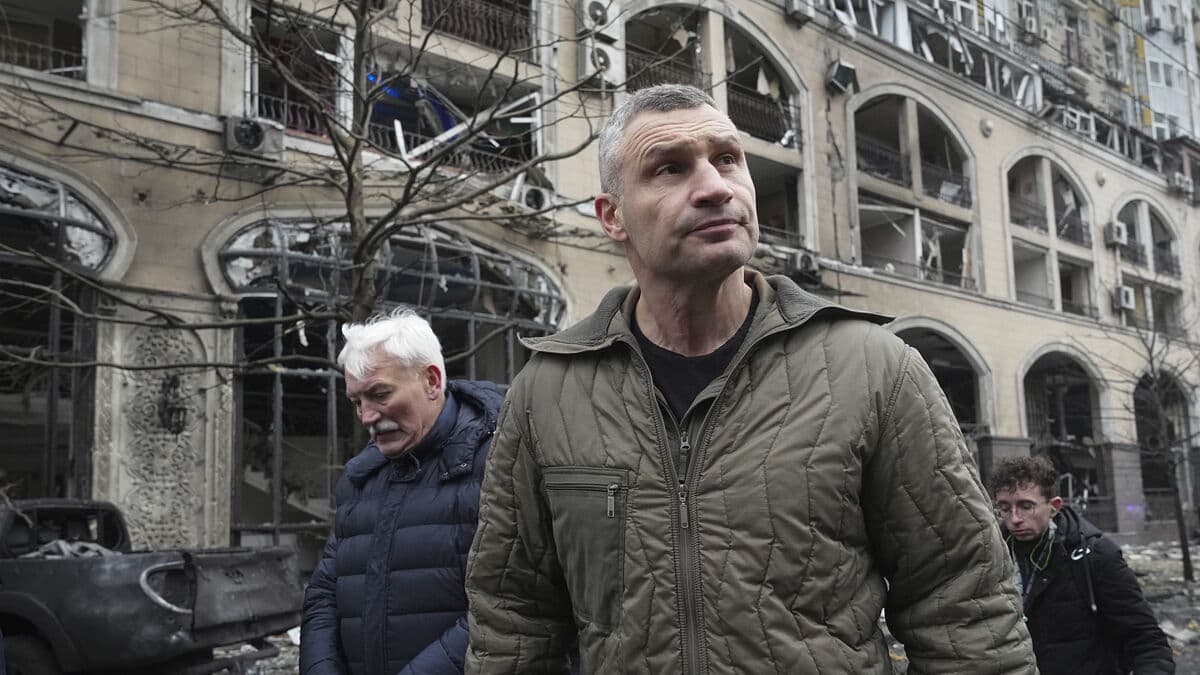 Kyiv mayor says city on brink of disaster