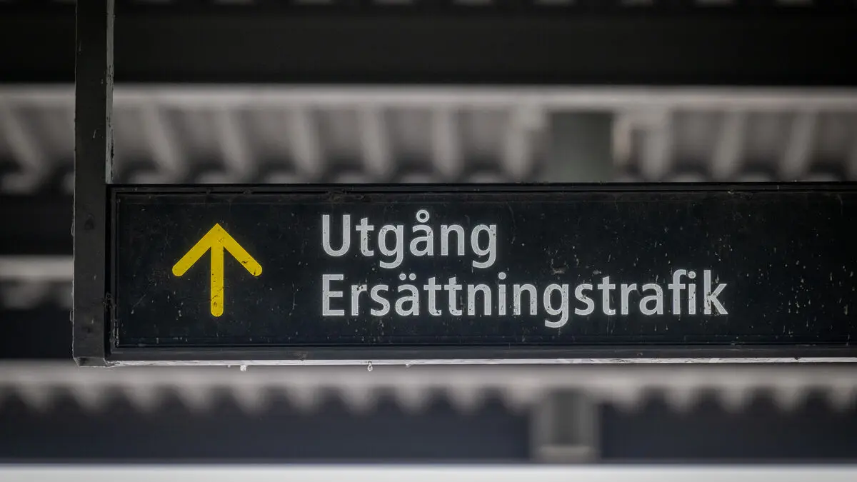 Electrical fault disrupts trains between