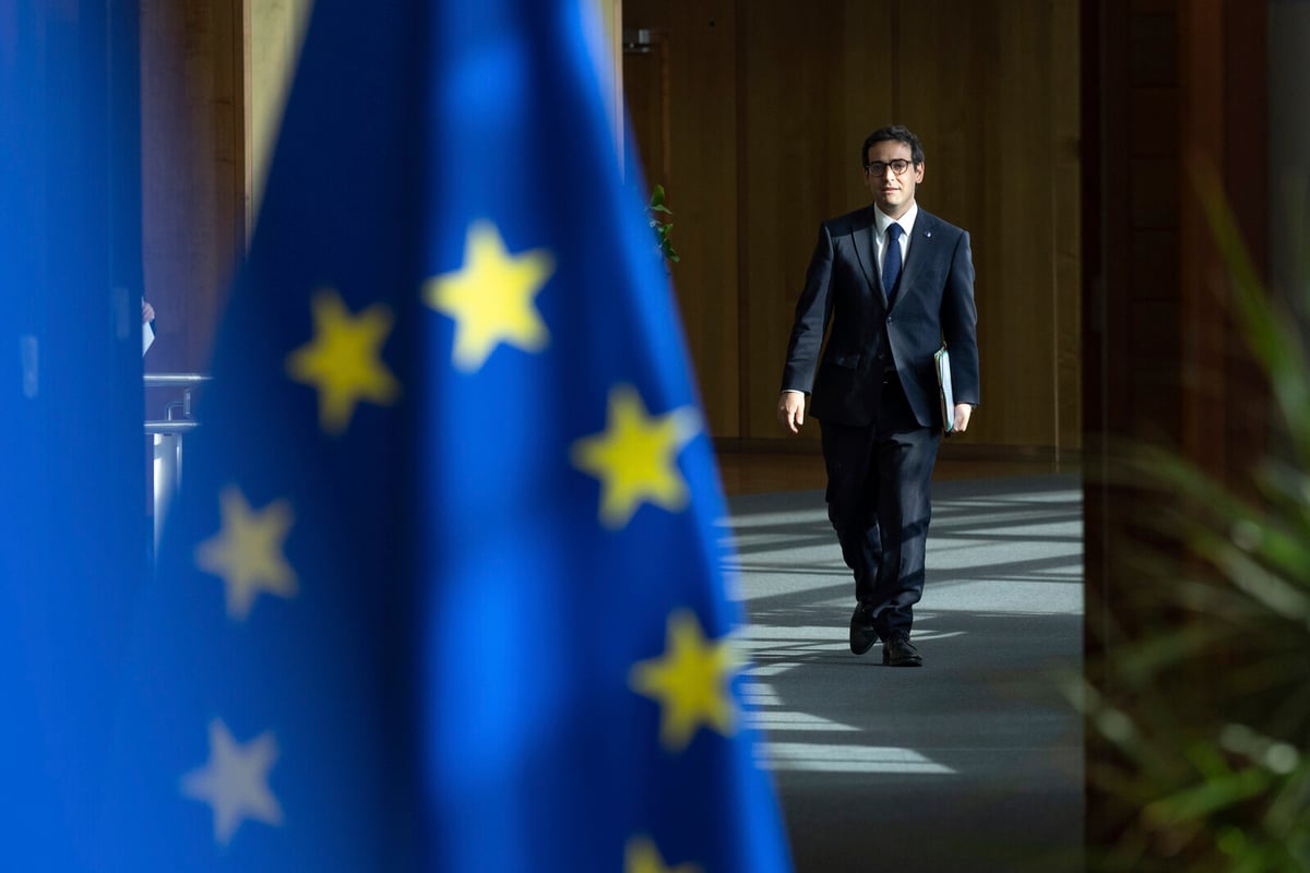 EU Targets Raw Materials from Greenland and Ukraine for Key Projects