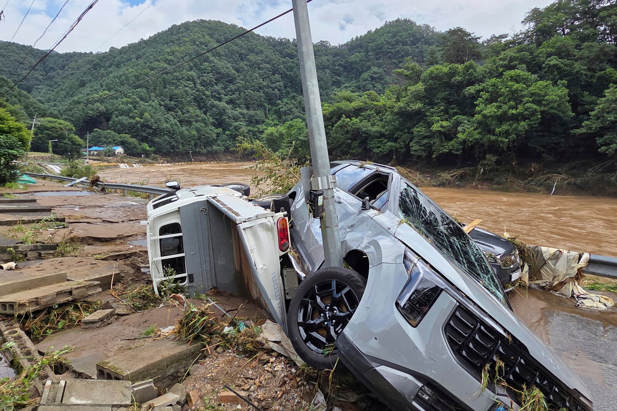 Heavy Rain in South Korea Leaves 17 Dead, 11 Missing