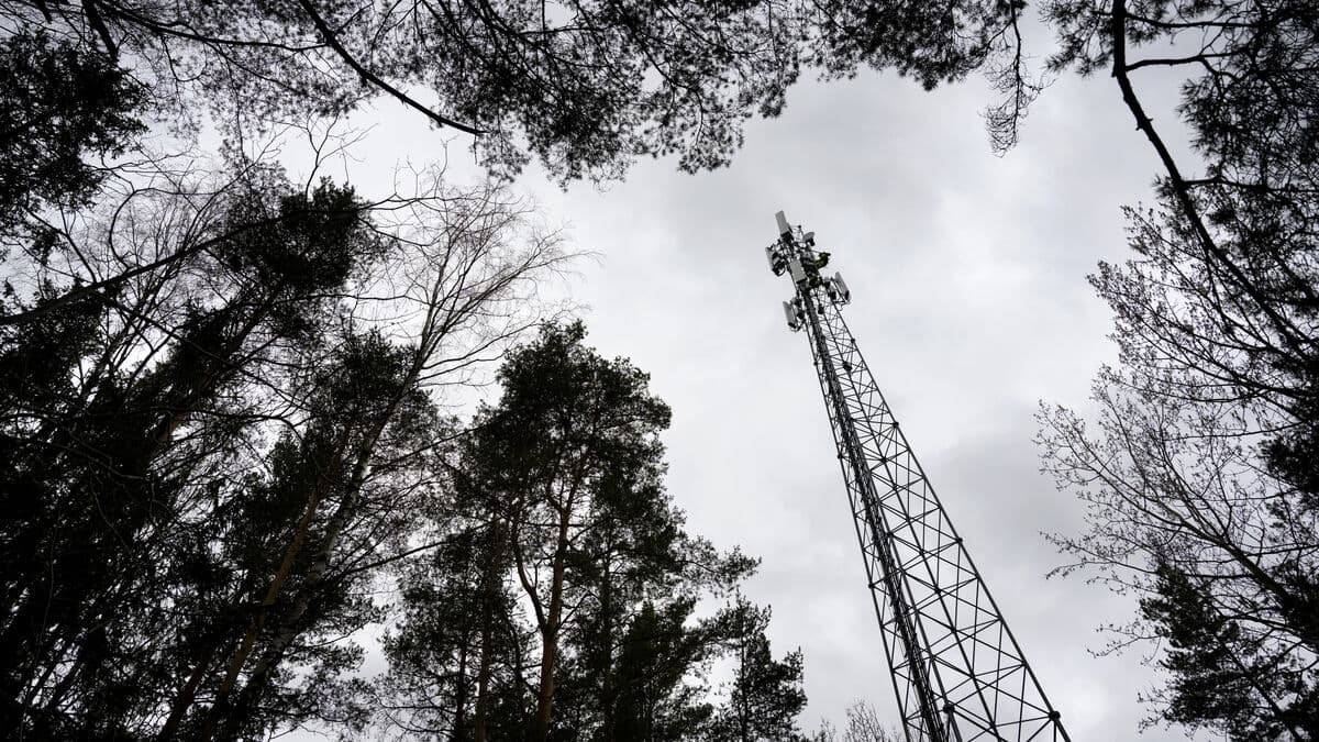 Mobile broadband is falling in price - so you should switch