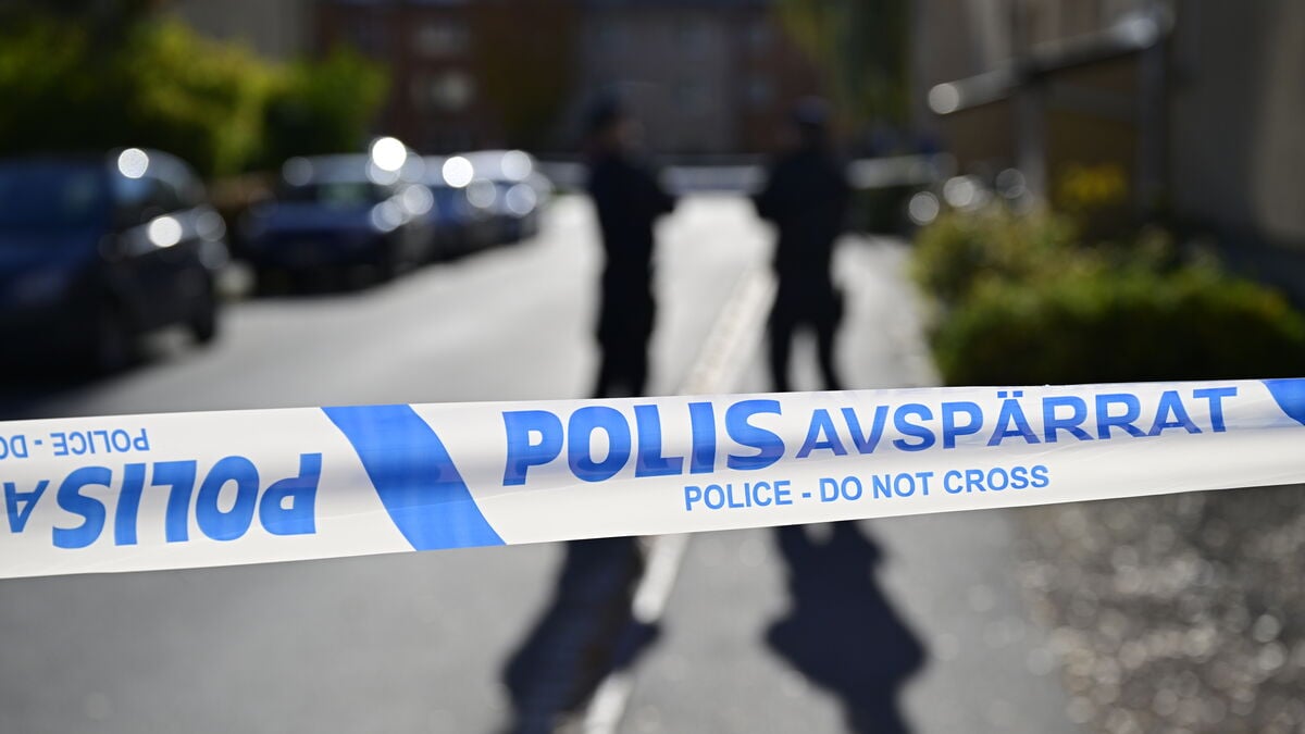 Police officer struck during car chase, three arrested in Helsingborg