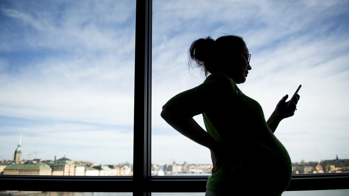 Heavily pregnant cleaner tricked by employer into signing termination notice