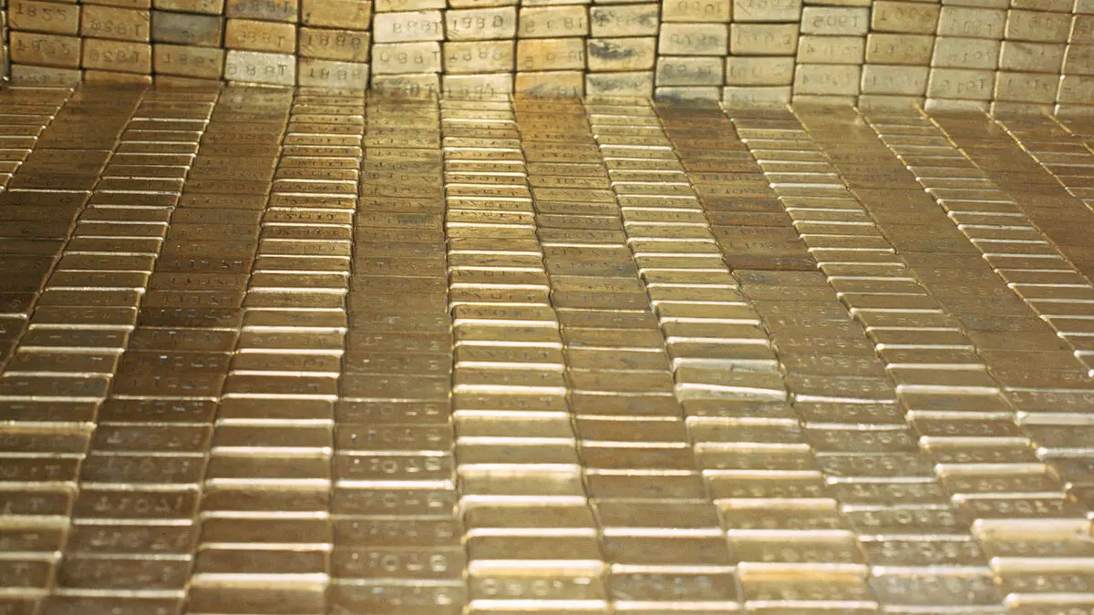 Gold Price Drops 11 Percent from Recent Peak