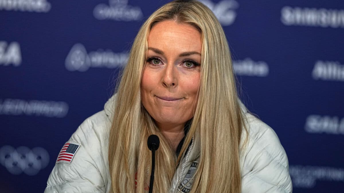 Vonn has to wait for knee test as Olympic downhill training in Cortina is canceled