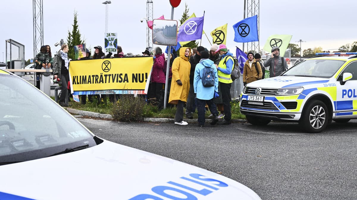 Climate Activists Target Bromma Airport,