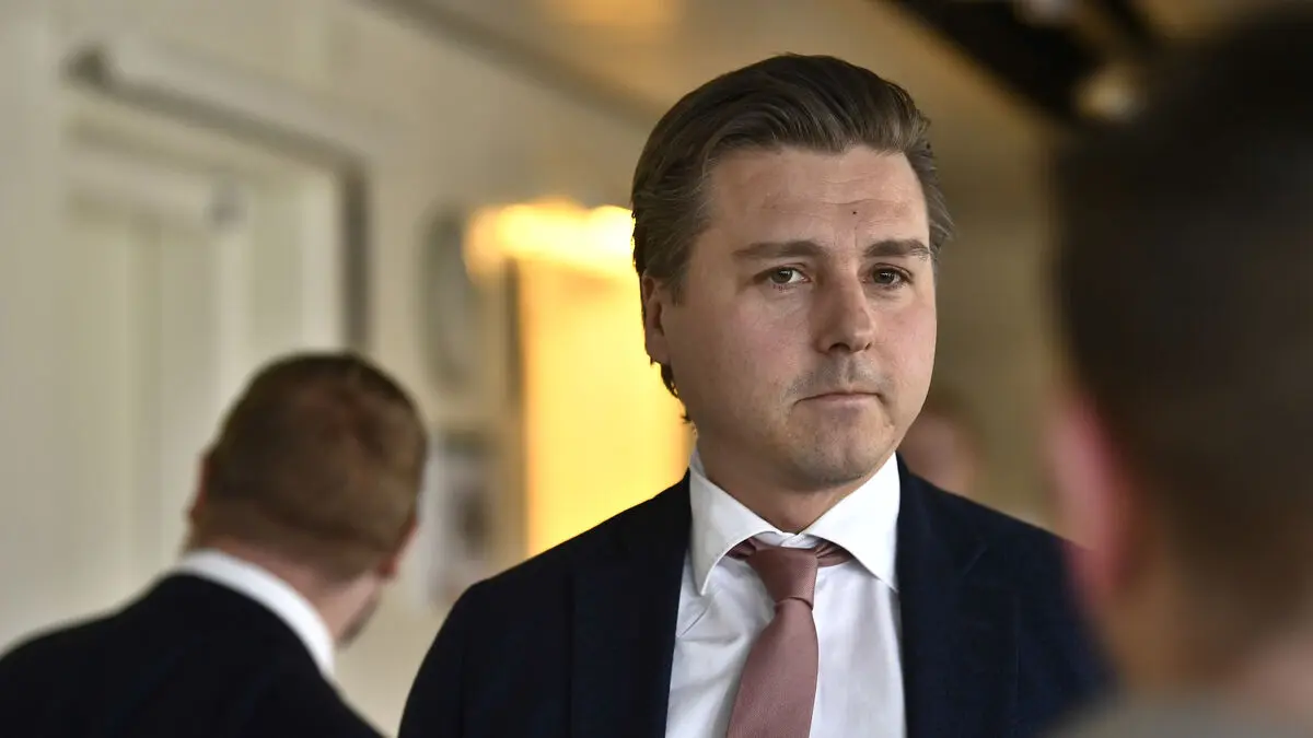 SD coordination chief takes parental leave after partner’s Russia links revealed