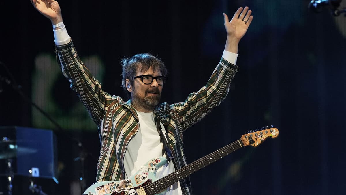 Weezer announces world tour with Stockholm stop next spring